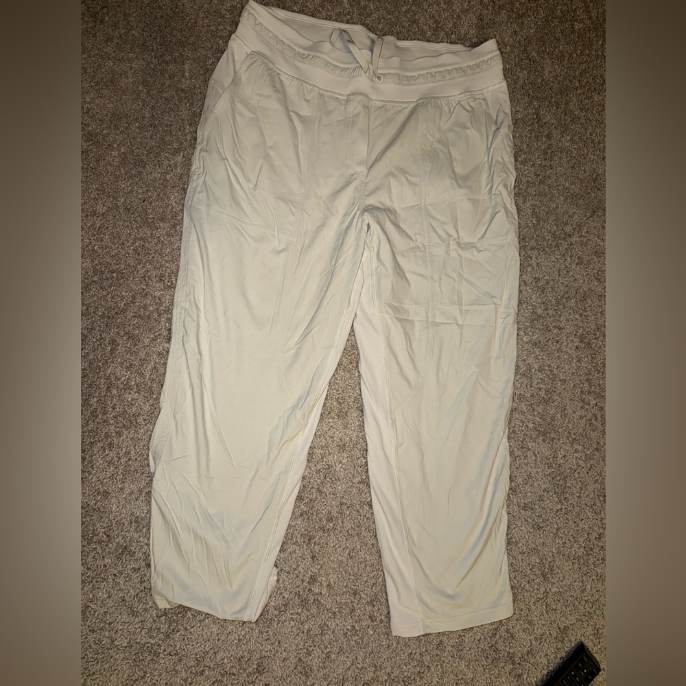 Lululemon off white lined cropped dancer pants